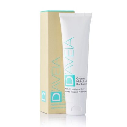 D-Aveia Creme Hidratante Pediátrico Específico Rosto 100ml, creme hidratante infantil especificamente formulado para o rosto do bebé e da criança, com reconhecidas propriedades hidratantes, emolientes, protetoras e suavizantes, permitindo restabelecer o equilíbrio fisiológico cutâneo