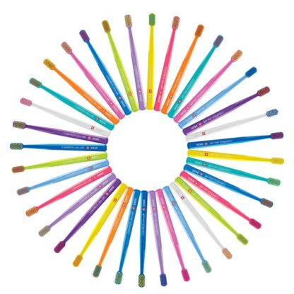 Curaprox Cs 5460 Escova Dentífrica Ultra Soft 1Un, com cores alegres, além disso, o seu design é simples, direto e chique. Esta é certamente a escova de dentes recomendada por profissionais de medicina dentária em todo o mundo.