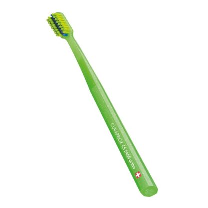 Curaprox Cs 5460 Orto Escova Dentífrica Ultra Soft, escova de dentes suave indicada para pessoas com aparelho ortodôntico.