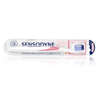 Sensodyne Gengivas possui cerdas sedosas e extremidades suaves e arredondadas concebidas para serem delicadas nas gengivas.