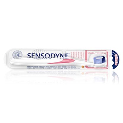 Sensodyne Gengivas possui cerdas sedosas e extremidades suaves e arredondadas concebidas para serem delicadas nas gengivas.