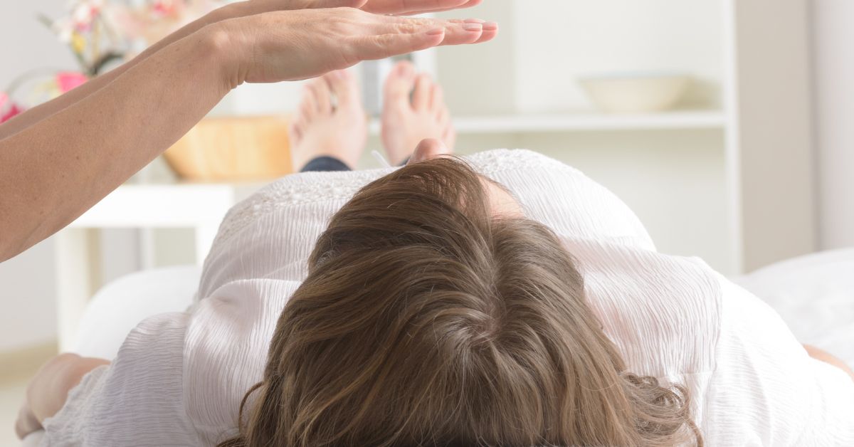 Benefícios do Reiki: Como a Energia Universal Pode Melhorar a Sua Saúde