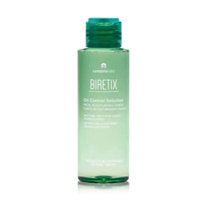 Biretix Oil Control Solution é uma solução facial com propriedades esfoliantes e retexturizantes que ajuda a regenerar a epiderme para uma ação revitalizante e anti-envelhecimento e reduz a hiperpigmentação pós-inflamatória
